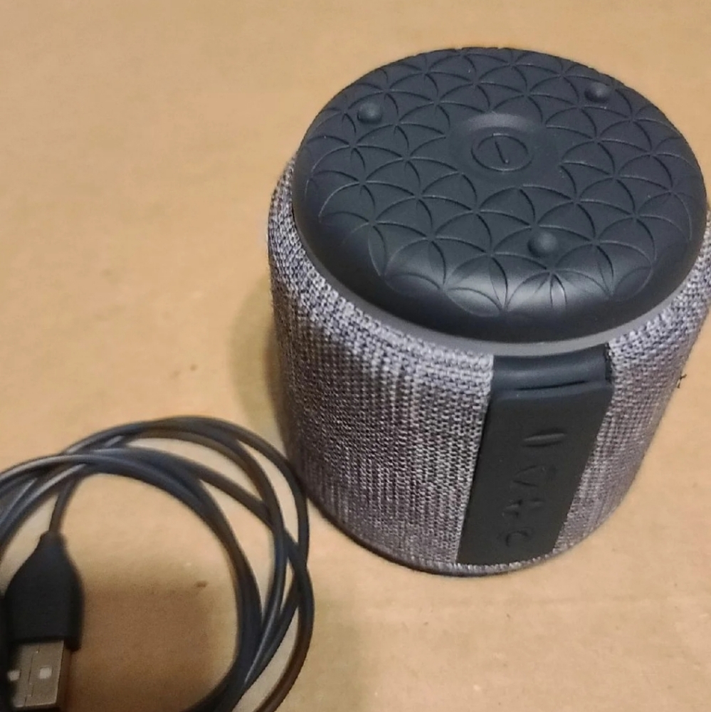 FABRIQ Speaker